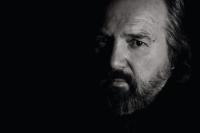 Ведать или вестись.