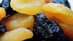 Сухофрукты: чем нас кормят?