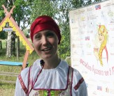 Елена&nbsp;&mdash; ведущая фестиваля.